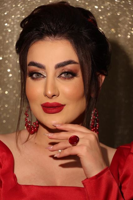 گوشه تیره شاین دار