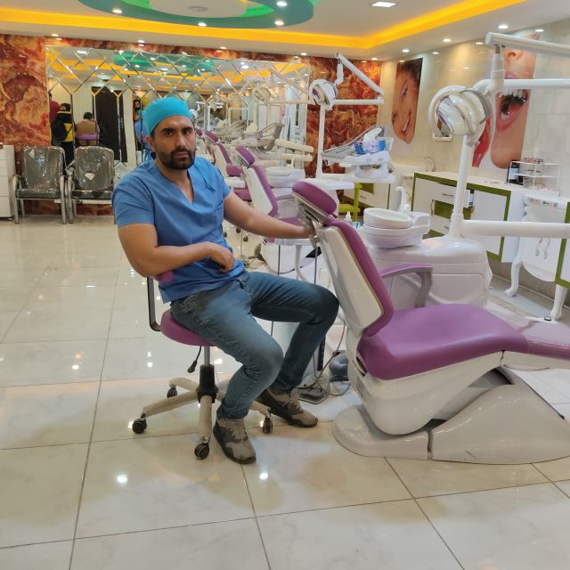 دکتر حافظ عبدلی جراح دندانپزشک