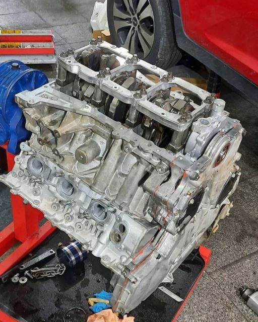 تعمیرگاه خودروهای خارجی لوکس