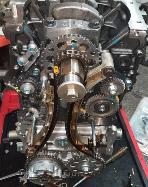 تعمیر موتور انواع خودرو خارجی