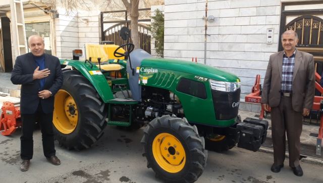 تراکتور چهارسیلندر جفت دیفرانسیل مدل 504 کاسپین