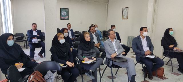 کارگاه اموزشی با حضور ریاست شعبه اراک