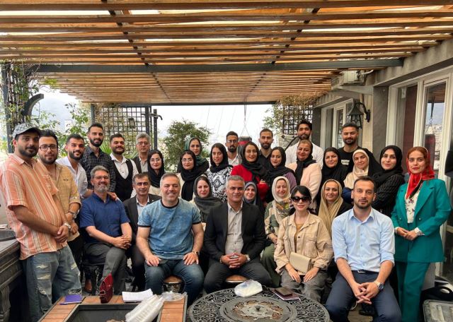 جلسه با بنیان گذارمحترم شرکت دانش بنیان گسترش طراحان نقش الماس جناب آقای علی معارفی