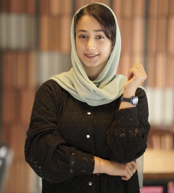 طراحی و کاشت حرفه‌ای ناخن