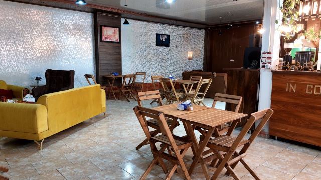 نمایه داخل کافه