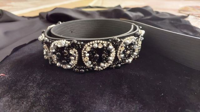 رشته تمبور دوزی و جواهر دوزی 