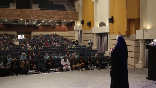 فانوس طلایی