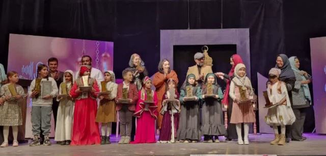 فانوس طلایی