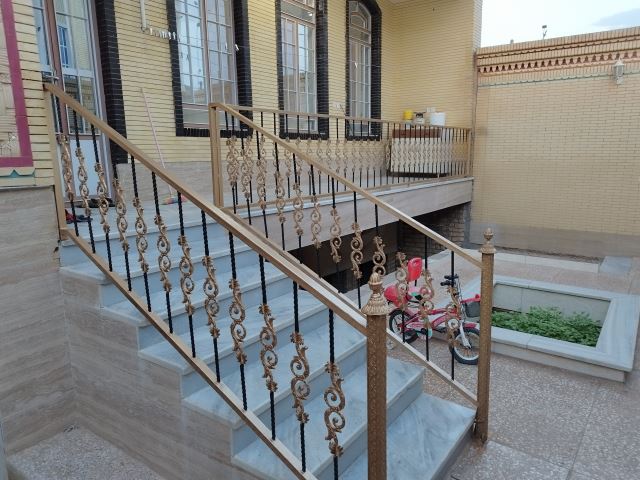 رنگ آمیزی نرده آهنی حیاطی 