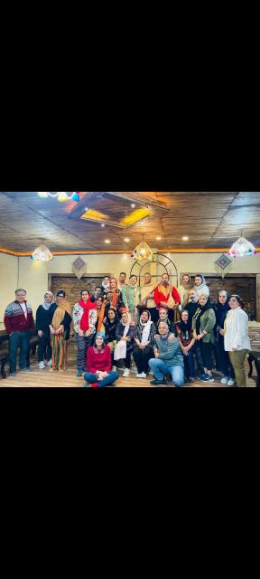 استاد حسن پور در بین گردشگران گرامی