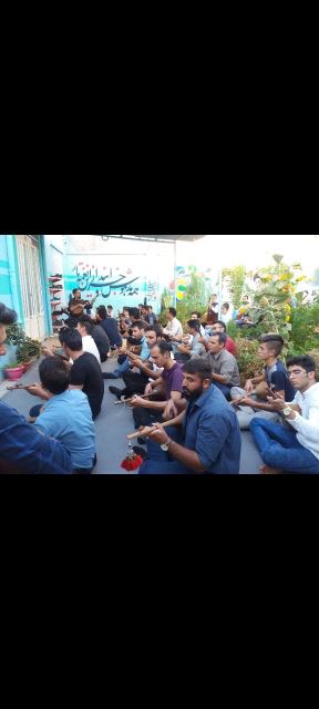 استاد حسن پور درکنار هنرجویان مطرح