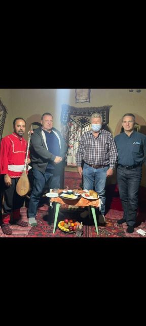 استاد حسن پور مدیر و مؤسس آموزشگاه موسیقی دلنوازان 