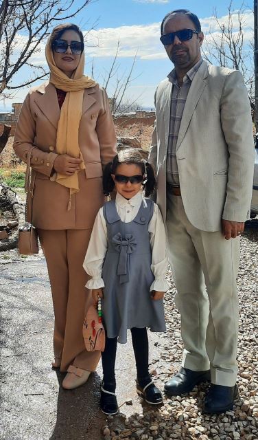 استاد حسن پور به همراه خانواده هنرمند خود