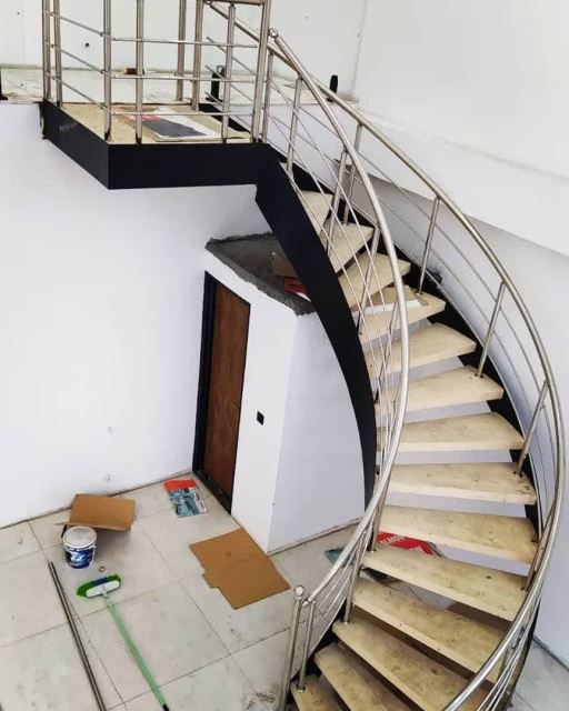 نرده پله گردون