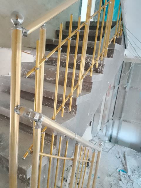 آلومینیوم طلایی