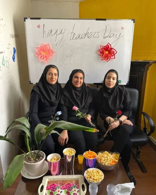 عکس با دانشجویان