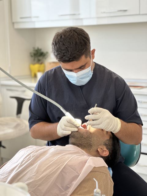 دکتر محمد امین گل حسنی