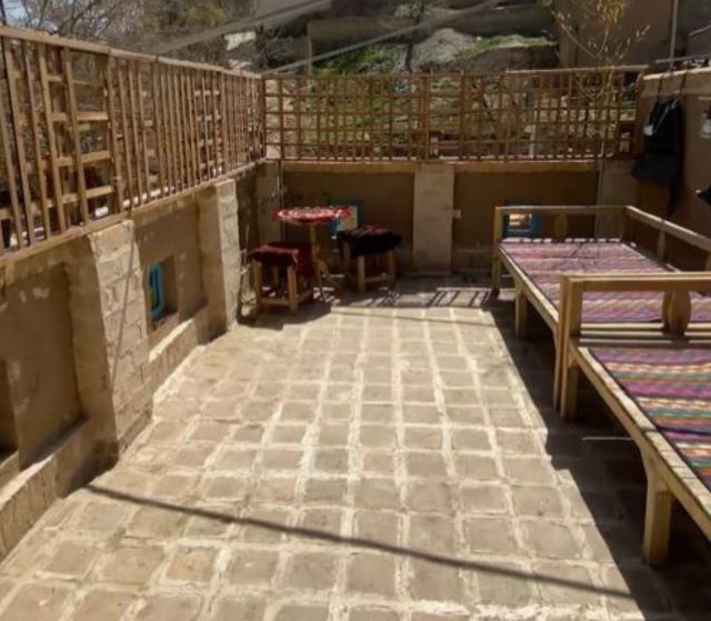 بالکن بین اتاق دنج و ترنج