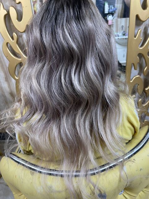 سالن زیبایی وتخصصی نازی لند