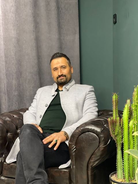 کارشناس ومشاورفروش شرکت گسترش طراحان نقش الماس