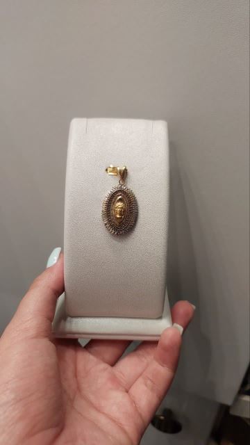 پلاک ملکه جذاب 