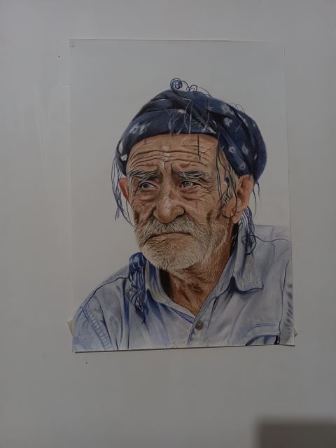 نقاشی چهره مدادرنگی