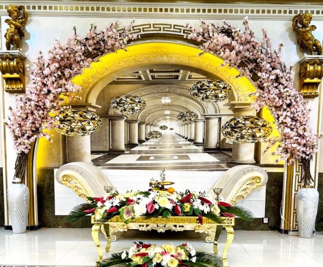 تالار پذیرایی ارغوان طلایی