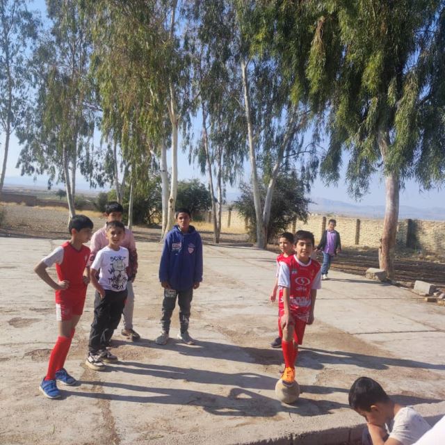 فوتبال درمدرسه