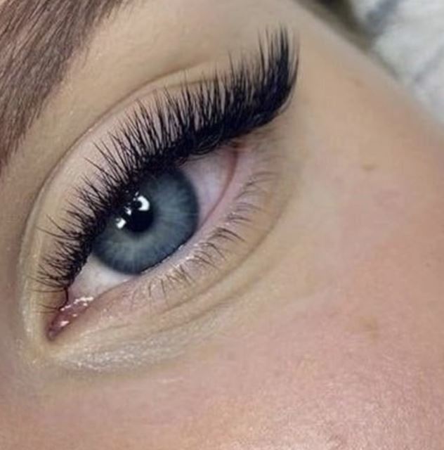 مژه گربه ای