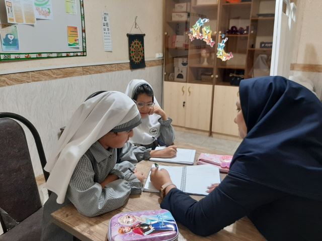 آتنا خارکن