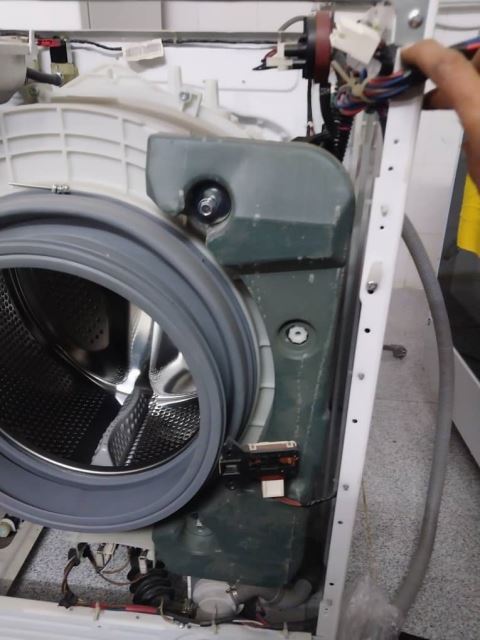 نصب و تعمیر لباسشویی در اصفهان