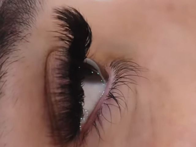 اکستنشن مژه