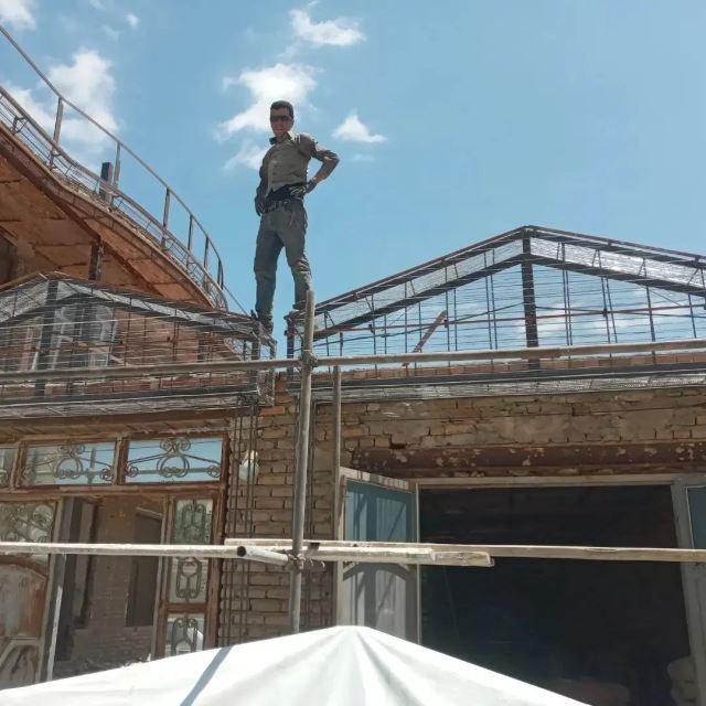 جوشکاری و درب وپنجره سازی وشیروانی ونبش کشی ساختمان