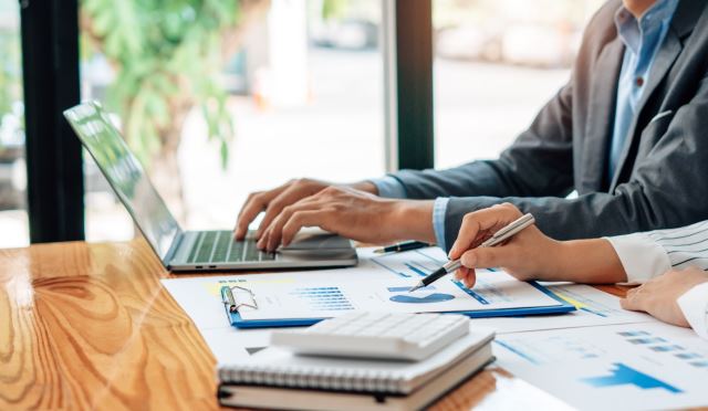 مرکز مشاور و کسب و کار در اصفهان