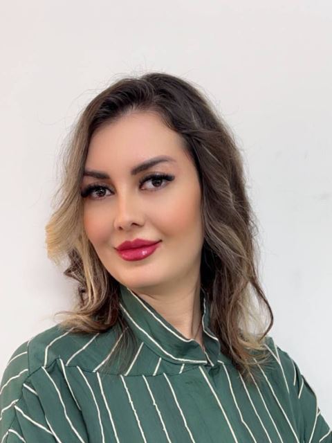 سالن زیبایی دلا