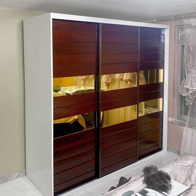 کمد و جالباسی ریلی دکور و آینه طلایی