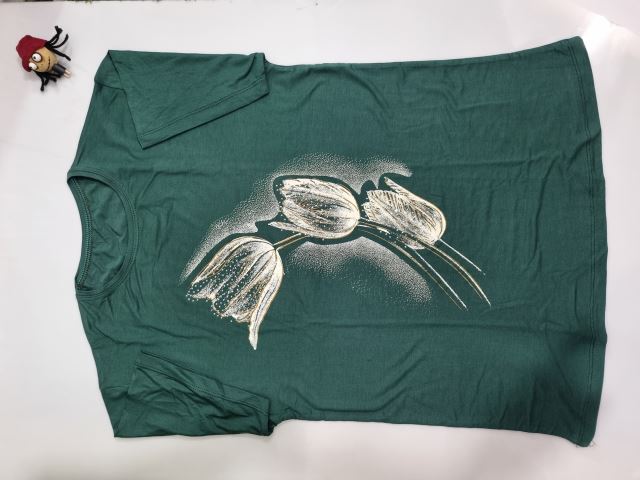 تیشرت طرح گل