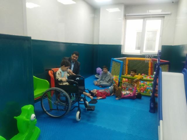 دکتر وحید هادی