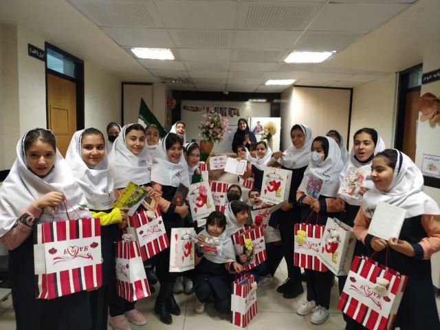 تشویق دانش آموزان