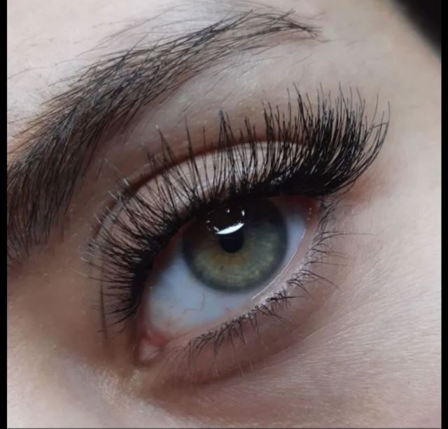 کاشت و لیفت ابرو