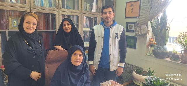 استاد تمام دانشگاه تهران