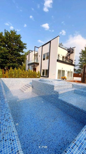 ویلا دوبلکس استخر دار ونوش