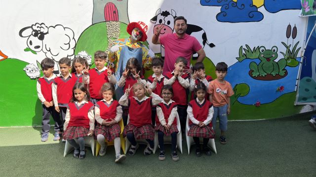 جشن روز جهانی کودک همراه با عمو آرین 