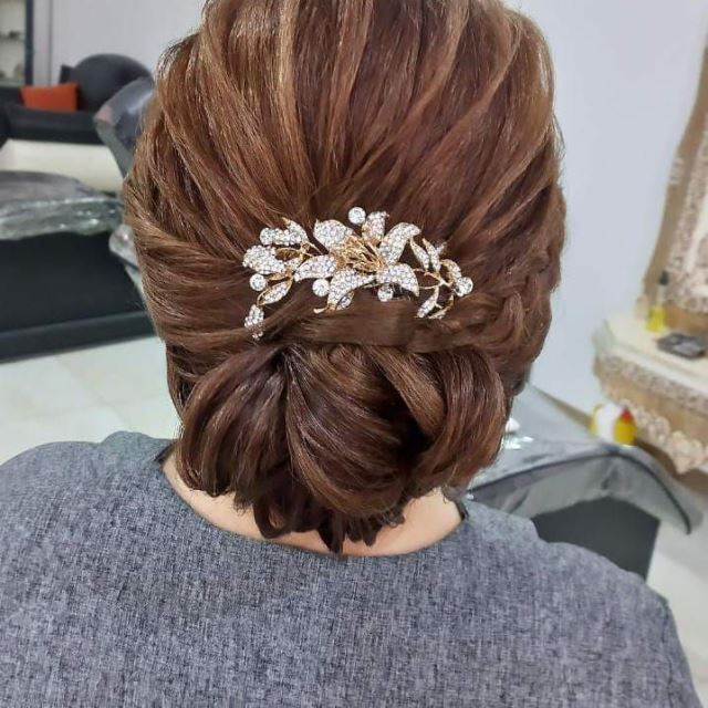 خدمات شینیون مو 😍برای دیدن نمونه کار های بیشتر روی عکس کیلیک کنین☝🏻