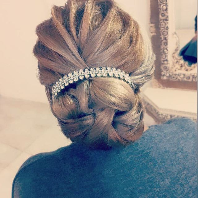 خدمات تخصوصی شینیون مو 😍برای دیدن نمونه کار های بیشتر روی عکس کیلیک کنین☝🏻