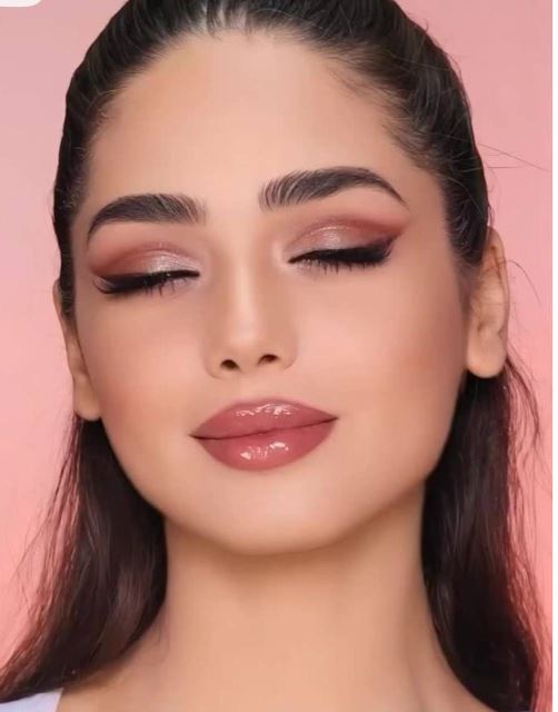 خدمات تخصصی میکاپ 🥰 برای دیدن نمونه های بیشتر روی عکس کلیک کنید