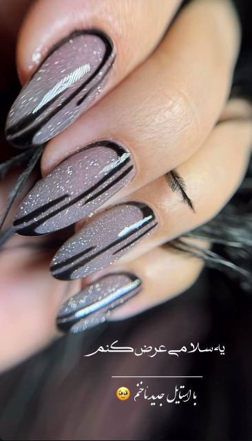 خدمات تخصصی ناخن 💅🏻 برای دیدن نمونه های بیشتر روی عکس کلیک کنید