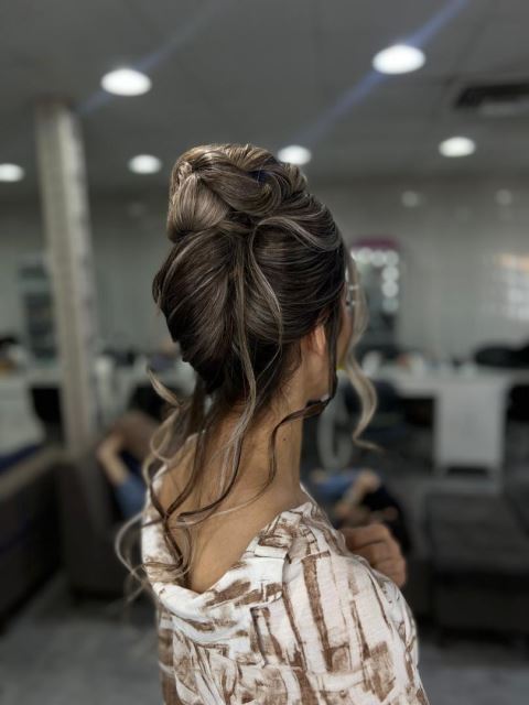 خدمات شینیون 😍 برای دیدن نمونه کارهای بیشتر روی عکس کیلیک کنین☝🏻