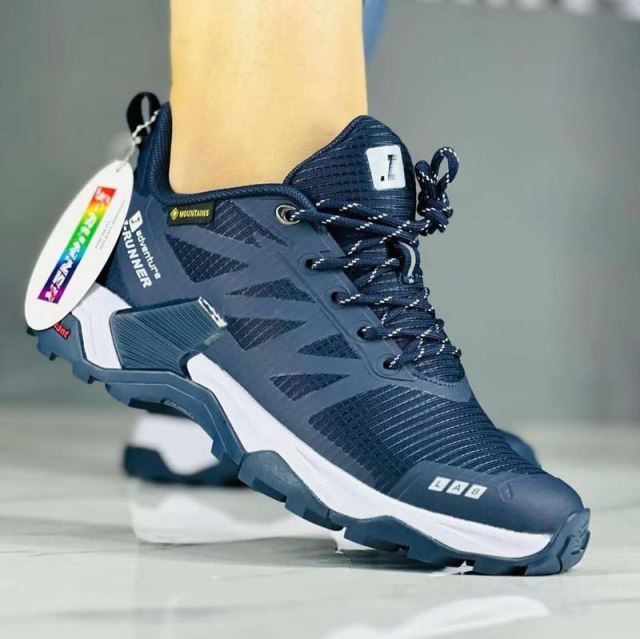 کفش ورزشی بانوان