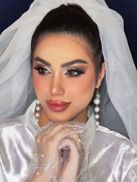 خدمات میکاپ تخصوصی😍 برای دیدن نمونه کارهای بیشتر روی عکس کیلیک کنین